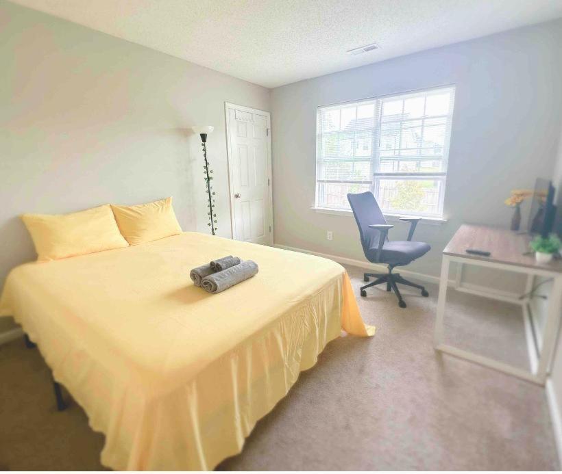 Spacious Room With Shared Bathroom رالي المظهر الخارجي الصورة